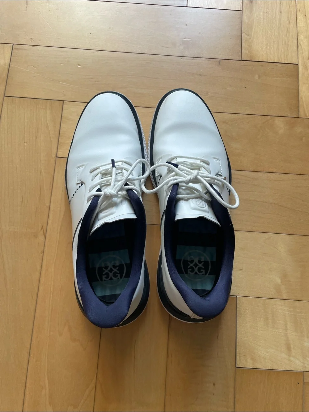 G/FORE White and Navy Lace-Up women Golf Sneakers